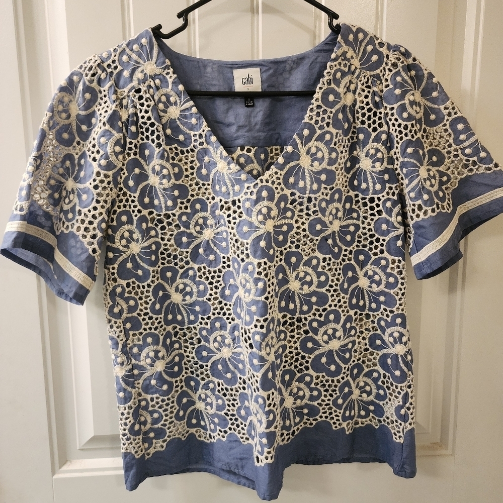 Cabi Blue Embroidered Lace Top Size Small Floral Eyelet Blouse